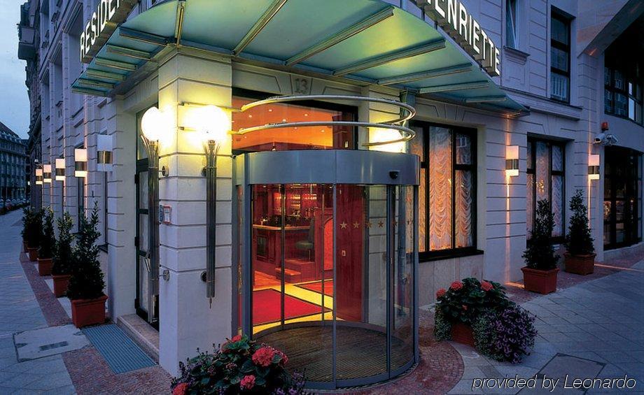 Hotel Living Mitte 4*